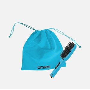 Amika mini polished perfection thermal brush.